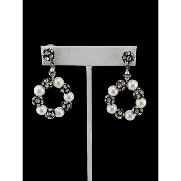 Vintage Pearl and Rhinestone Unsigned Hoop Clip Earrings (A7418) - Picture 2 of 4